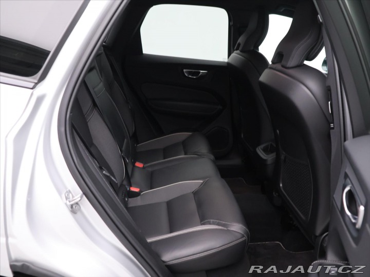 Volvo XC60 2.0 B4 145kW R-Design CZ 2020