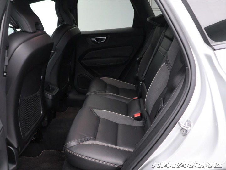 Volvo XC60 2.0 B4 145kW R-Design CZ 2020