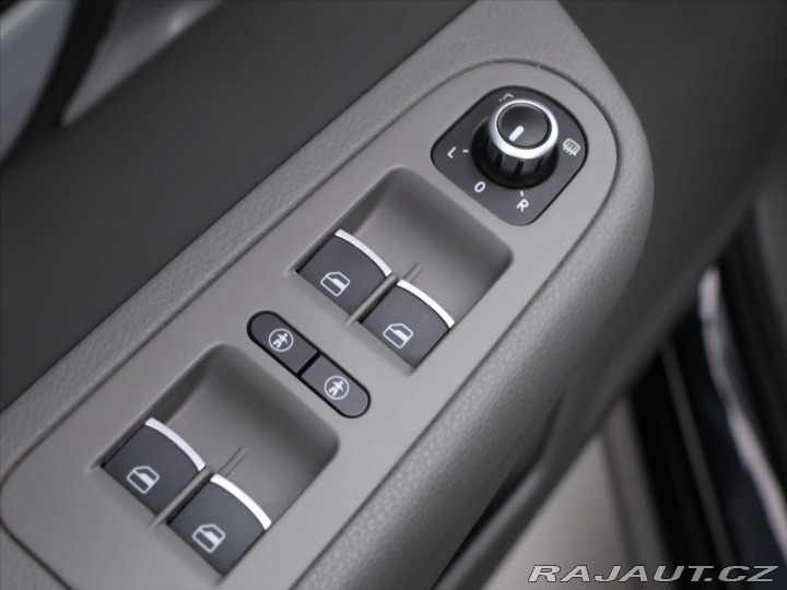 Volkswagen Sharan 2,0 TDI 103kW Highline 7- 2015
