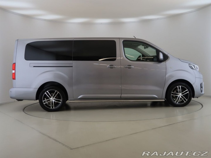 Toyota ProAce Verso 2.0D-4D,L2,7S,VIP,Skyview 2019