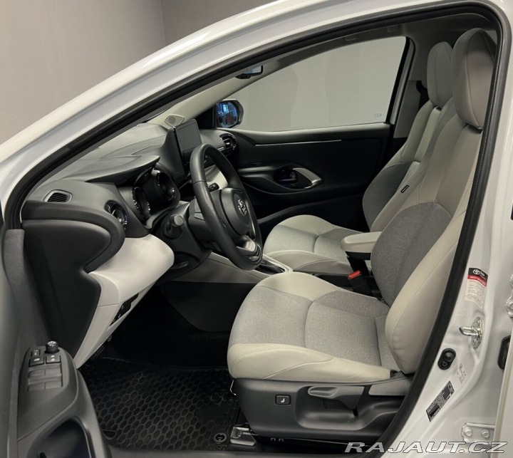 Toyota Yaris 1.5 Hybrid AT EXECUTIVE S 2023