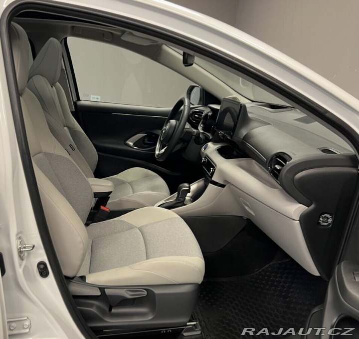 Toyota Yaris 1.5 Hybrid AT EXECUTIVE S 2023