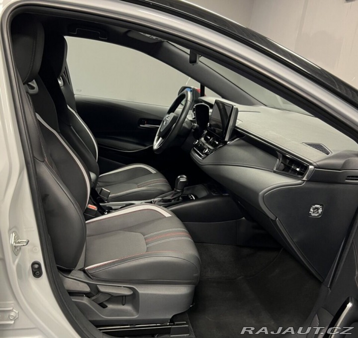 Toyota Corolla 1,8 HYBRID AT GR SPORT 2023