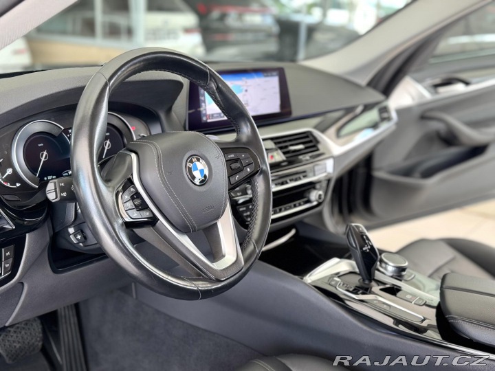 BMW 5 530i xDrive*360Kam*KeyLes 2019