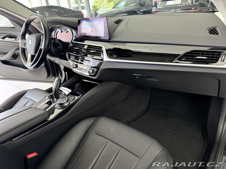 BMW 5 530i xDrive*360Kam*KeyLes 2019