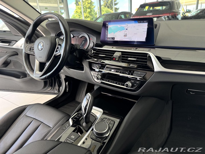 BMW 5 530i xDrive*360Kam*KeyLes 2019