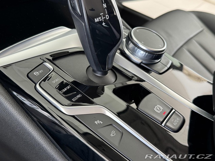 BMW 5 530i xDrive*360Kam*KeyLes 2019