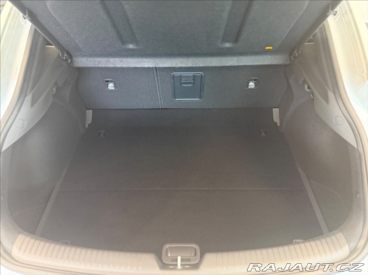 Hyundai i30 1,5 T-GDI GO NLINE! AT 2025