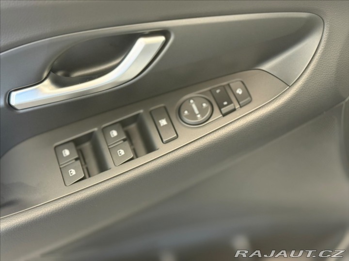 Hyundai i30 1,5 T-GDI GO NLINE! AT 2025
