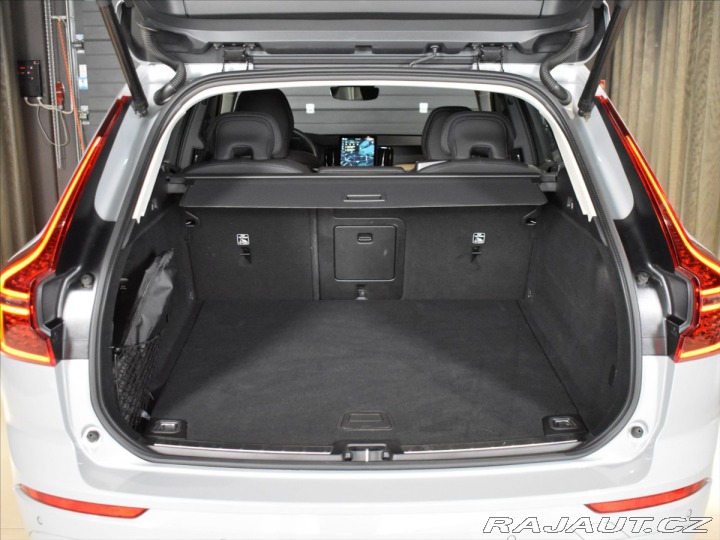 Volvo XC60 2,0 B5 AWD PLUS BLIS,Bezk 2025