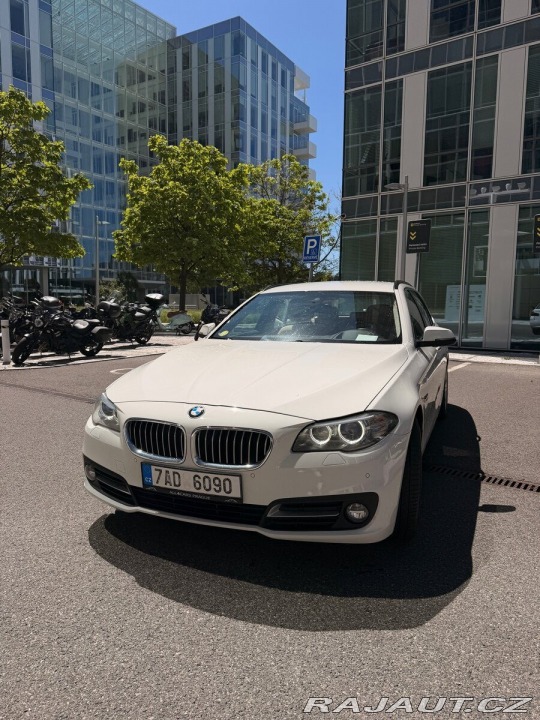 BMW 5 3,0   D • Head-Up Display 2015