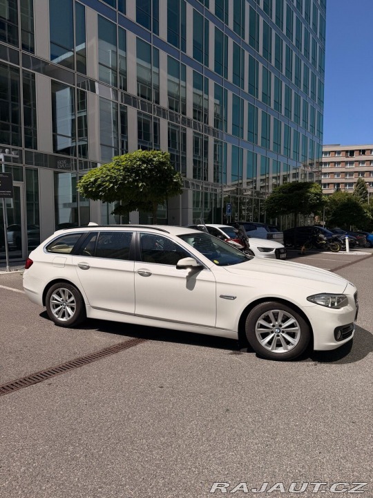 BMW 5 3,0   D • Head-Up Display 2015