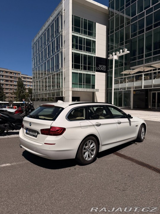 BMW 5 3,0   D • Head-Up Display 2015