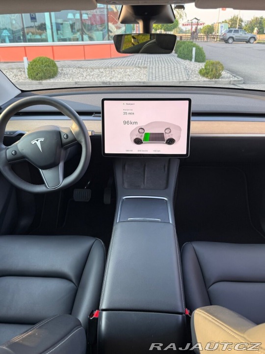 Tesla Model Y 1800