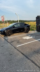 Tesla Model Y  1800