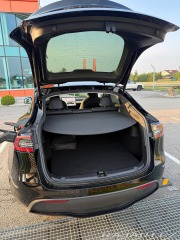 Tesla Model Y 1800