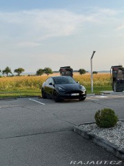 Tesla Model Y 1800
