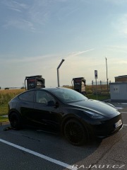 Tesla Model Y 1800