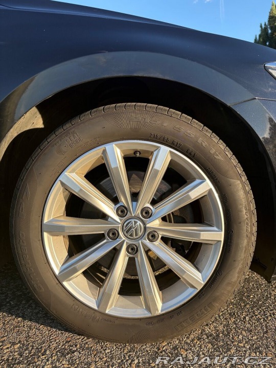 Volkswagen Passat 2,0 TDI Highline/LEDER/ 2018