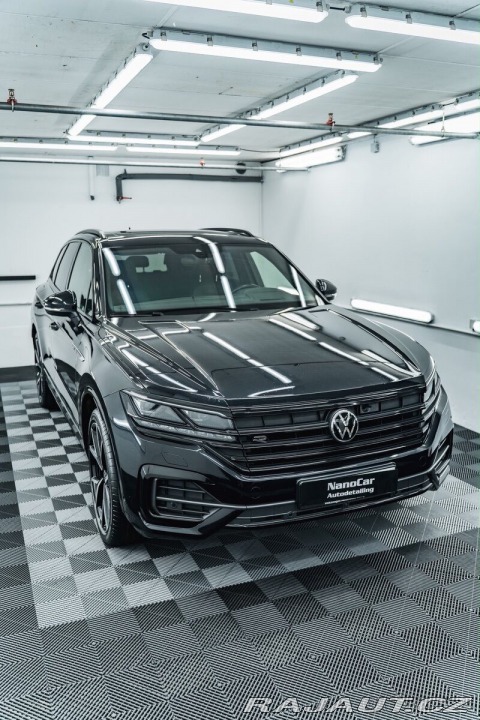Volkswagen Touareg 3,0 TDi R Line BLACK ST 2022