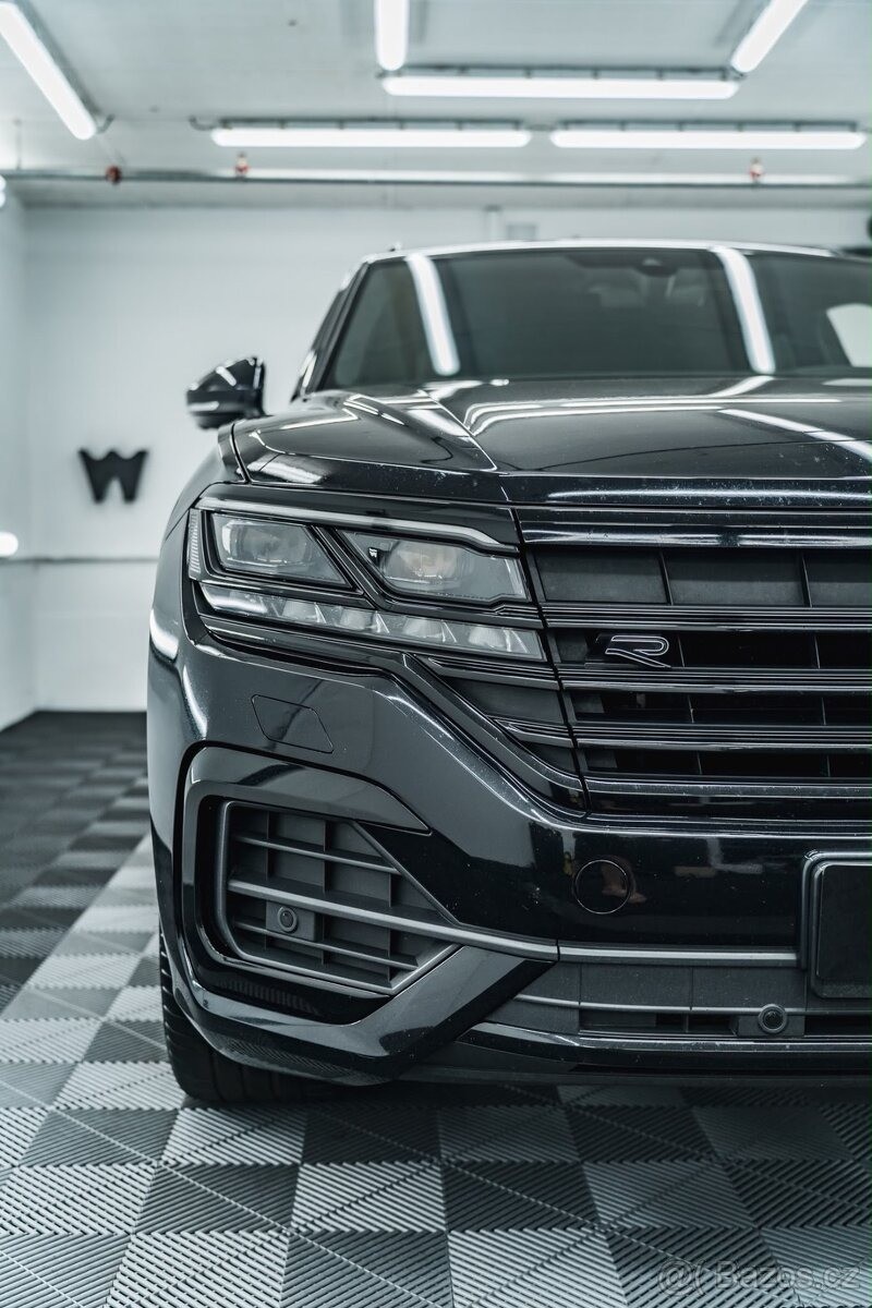 Volkswagen Touareg 3,0   TDi R Line BLACK ST