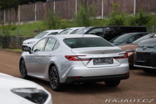 Toyota Camry Prestige dodání září 2026 1800