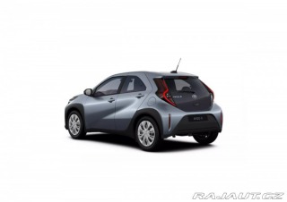 Toyota Aygo 1.5. Hybrid Active dodání 1800