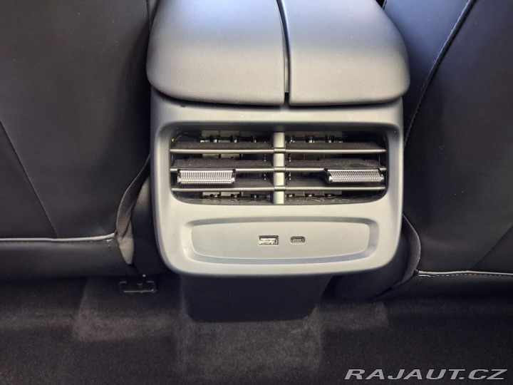 Omoda Ostatní modely 7 Luxury 1.5 tGDI PHEV 2026