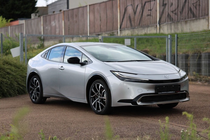Toyota Prius PHEV Prestige dodání září