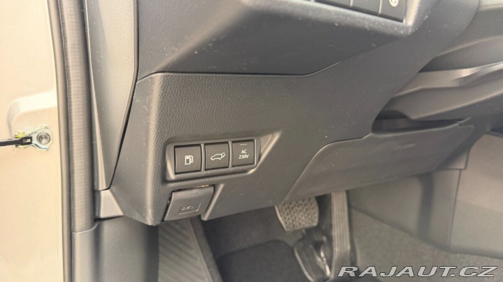 Toyota Prius PHEV Prestige - akční cen 1800