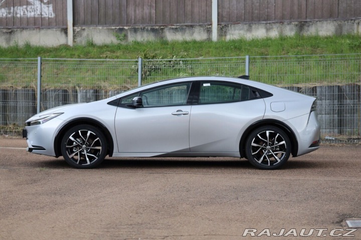 Toyota Prius PHEV Prestige - akční cen 1800