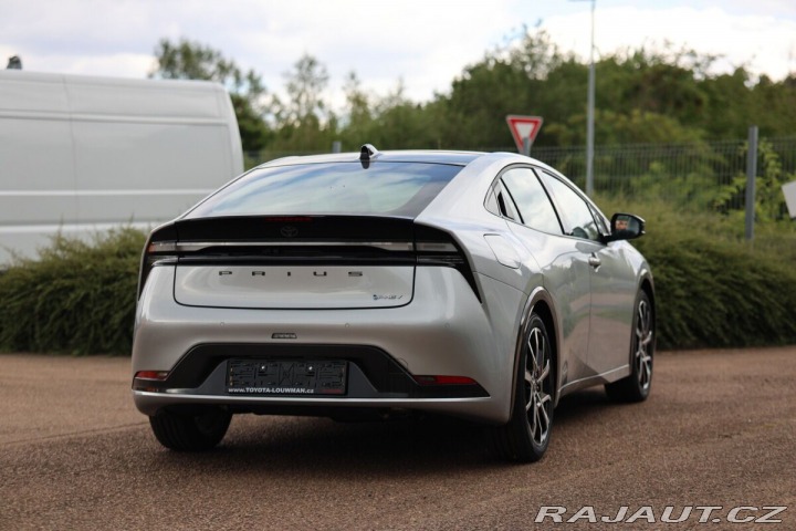 Toyota Prius PHEV Prestige - akční cen 1800