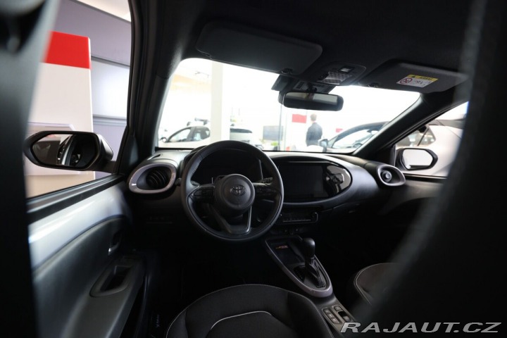 Toyota Aygo Hybrid 1.5 Style Smart e- 1800