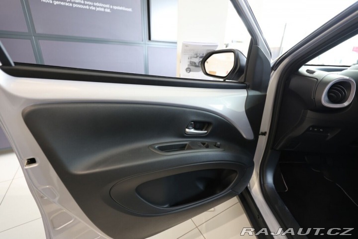 Toyota Aygo Hybrid 1.5 Style Smart e- 1800