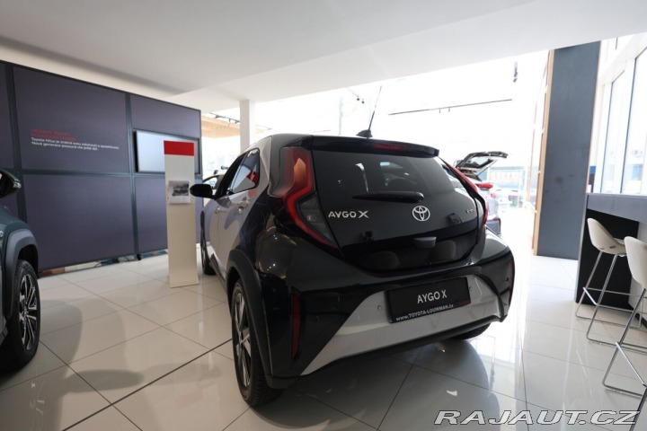Toyota Aygo Hybrid 1.5 Style Smart e- 1800