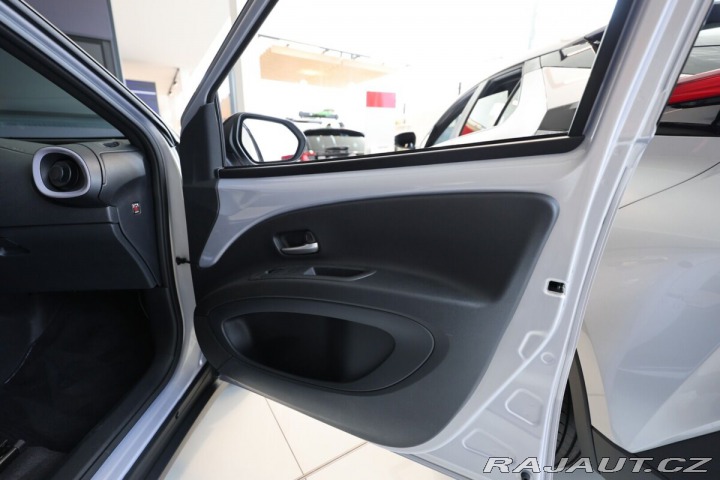 Toyota Aygo Hybrid 1.5 Style Smart e- 1800