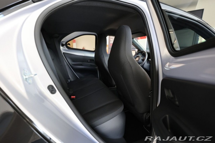 Toyota Aygo Hybrid 1.5 Style Smart e- 1800