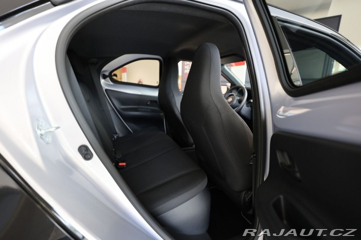 Toyota Aygo Hybrid 1.5 Style Smart e- 1800