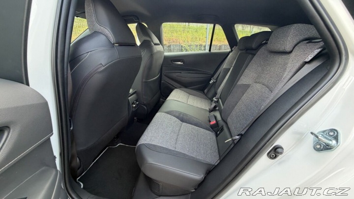 Toyota Corolla TS 1.8. Hybrid Style skla 1800