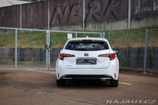 Toyota Corolla TS 1.8. Hybrid Style skla 1800