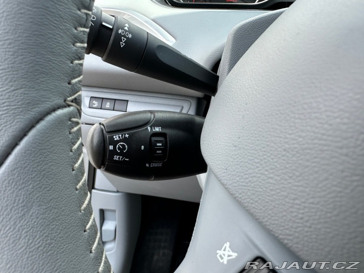 Peugeot 208 1.2i 60kw 2014