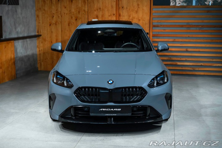 BMW 1  2024