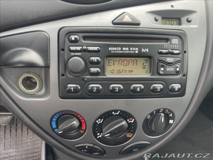 Ford Focus 1,8 TDDi 66kw Klima 2 sad 2002