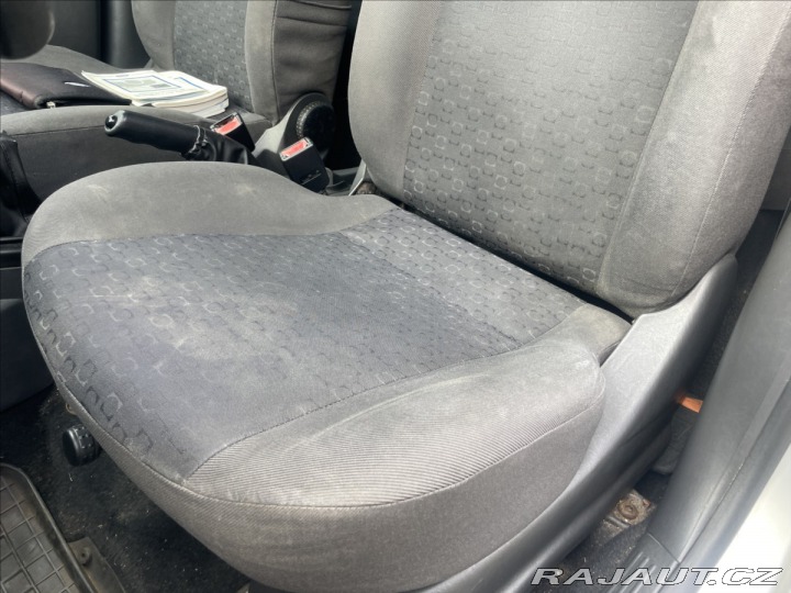 Ford Focus 1,8 TDDi 66kw Klima 2 sad 2002