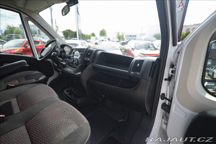 Peugeot Boxer 2,2 BlueHDI 1. MAJITEL ČR 2021
