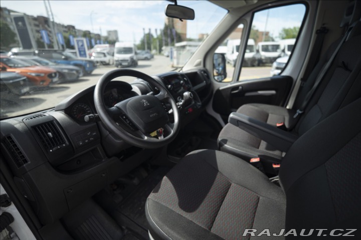 Peugeot Boxer 2,2 BlueHDI 1. MAJITEL ČR 2021