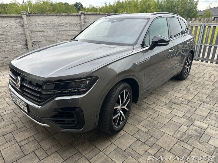 Volkswagen Touareg 3,0   R-line V6 TDI BMT 8 1800