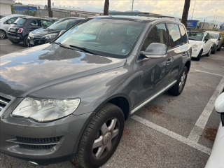 Volkswagen Touareg 3,0 TDi 165kw Tiptronic b