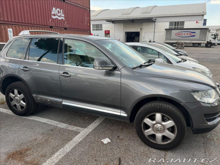 Volkswagen Touareg 3,0 TDi 165kw Tiptronic b 2007