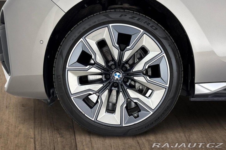 BMW i7 xDrive60 2022